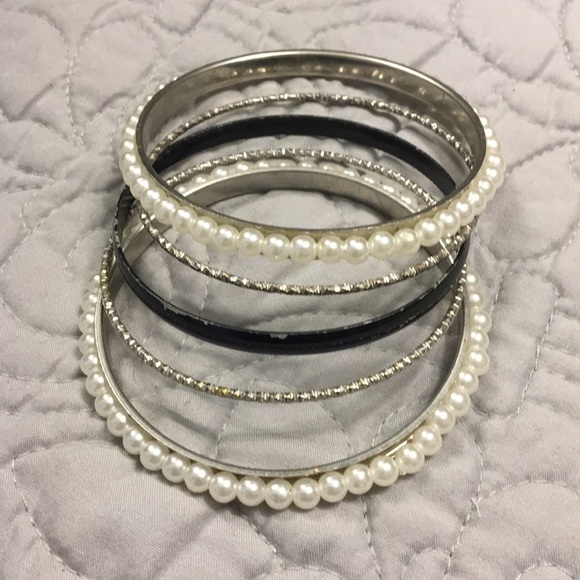💎Buy one, Get one💎 Set of 5 bangles - Picture 2 of 3